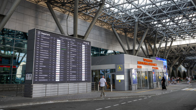 6 светодиодных экранов, аэропорт Уфы им. Мустая Карима